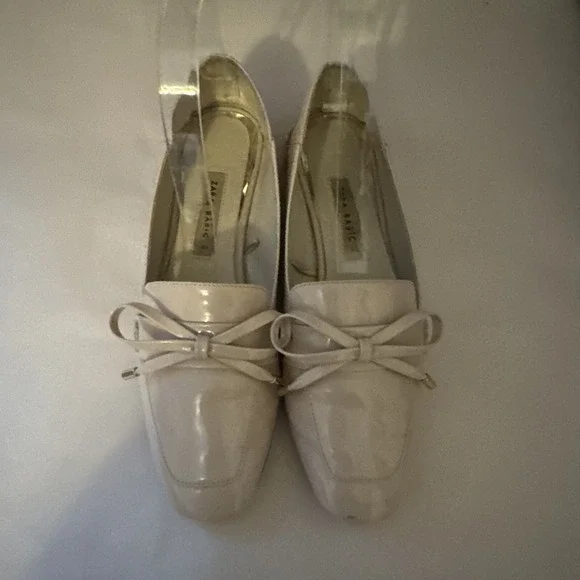 Zara‎ Patent Leather Shoes Loafers Women's 38 Beige Bow Preppy Working Flats - Picture 2 of 8